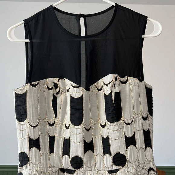 Trina Turk sleeveless A line dress with side pockets. EUC size 4 Women - Picture 3 of 10